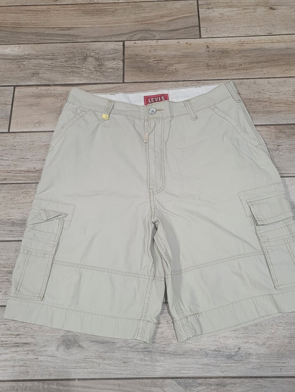 Levis Mens 36 Cargo Shorts Mens Tan Khaki 100% Cotton Relaxed Fit Utility Clean